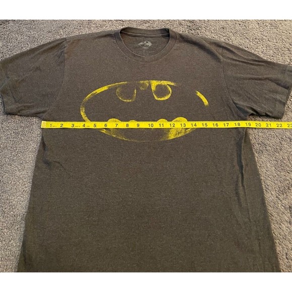Men's DC Batman Gray Retro Style Logo T-Shirt Size Medium - Picture 4 of 6